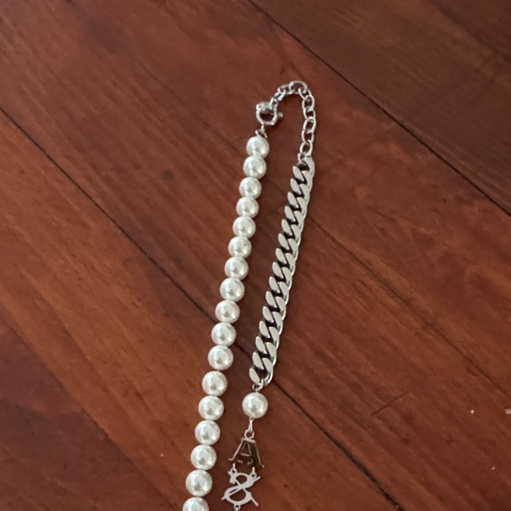 Elegant Silver and Pearl Necklace. One piece - Picture 4 of 5